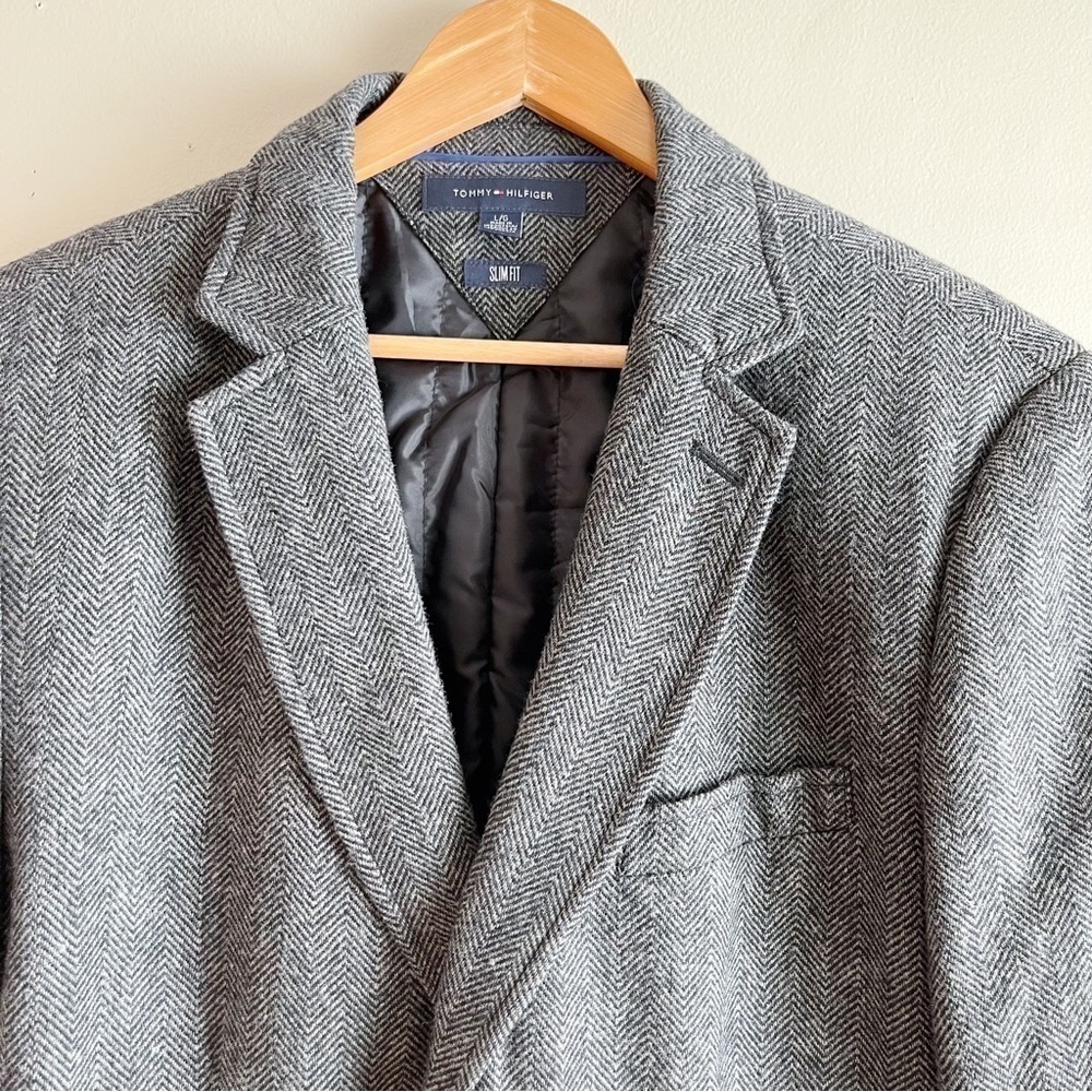 Tommy Hilfiger Slim Fit Wool Blend‎ Herringbone Insulated Jacket in Grey, Large - Picture 2 of 10